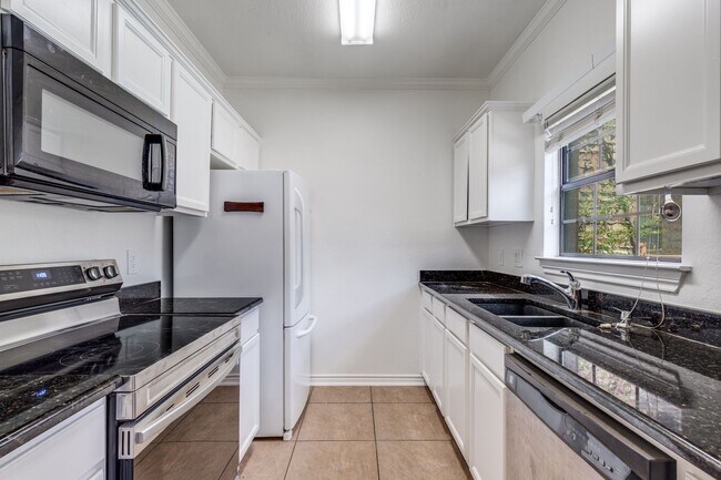 Photo - 6006 Auburndale Ave Unit 6006 B Auburndale