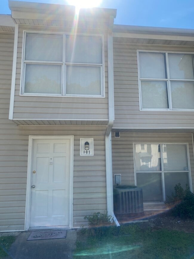 Photo - 141 Governors Dr Unit 141
