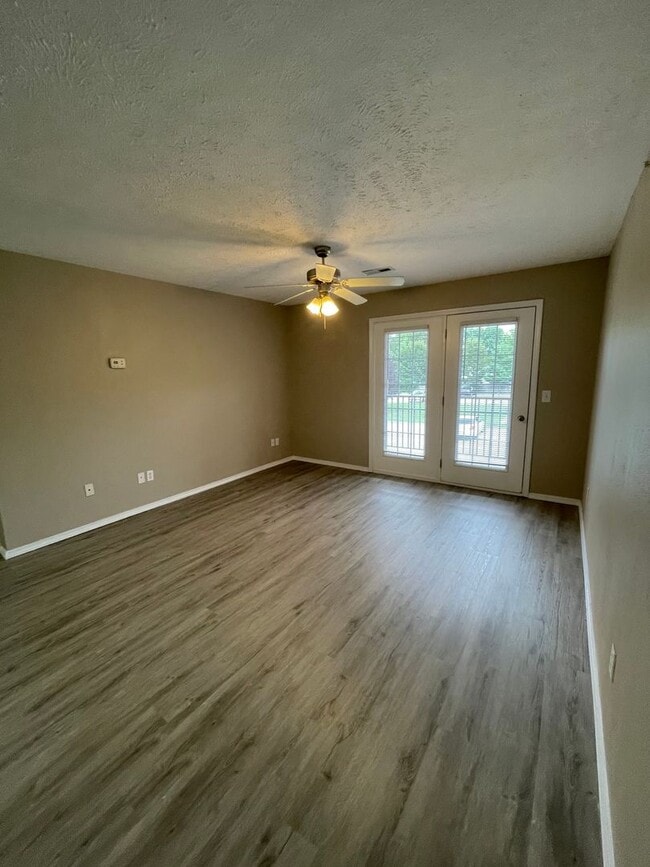 Photo - 1040 S Clifton Ave
