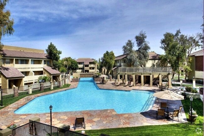 Building Photo - Dobson Bay Club Unit 168-U Rental