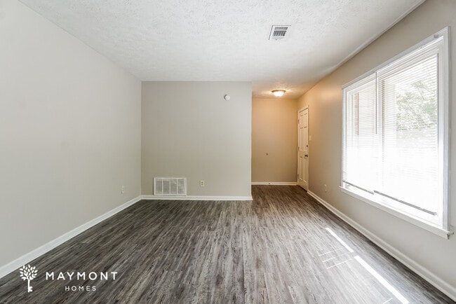 Photo - 705 Waverly Ln