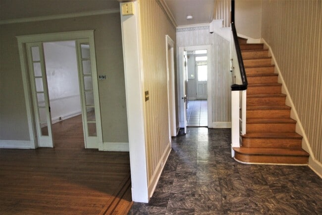 Photo - 2026/2027 Off-Campus JHU Spacious 5bd/2ba Rowhome OSP & W/D! Available 6/8
