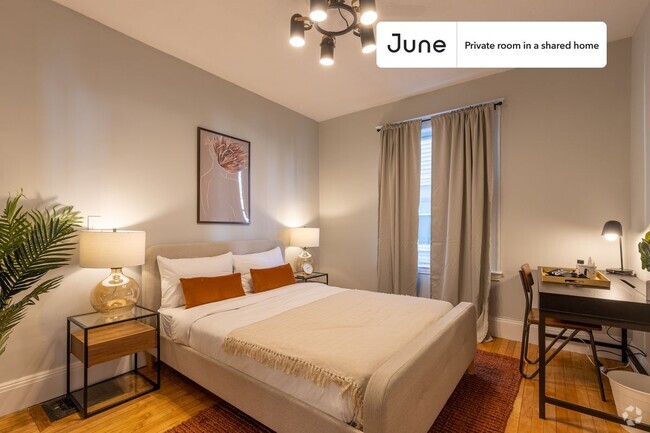 Building Photo - Private bedroom in 4 bed/2 bath Home Unit B
