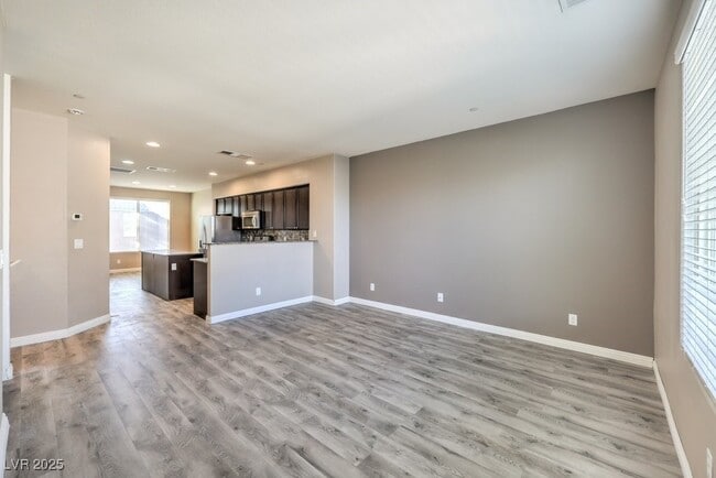 Building Photo - 4516 Townwall St Rental