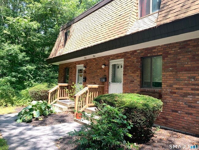 Building Photo - 11 King Arthur Dr Unit 5A