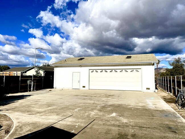 1525 Vosti Ave