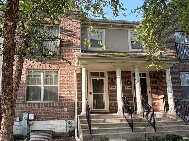 Building Photo - 2564 Waterbury Ln Unit 2564