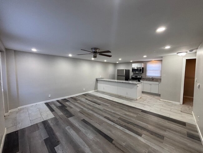 Building Photo - 26-26 1/2 South 6th Street Unit 26 1/2