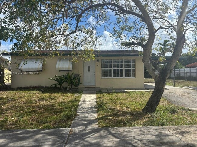 Building Photo - 7820 NW 175th St Rental