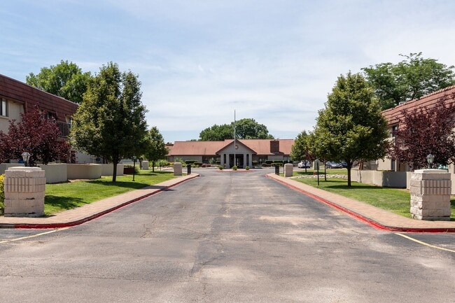 Photo - Aragon Apartments