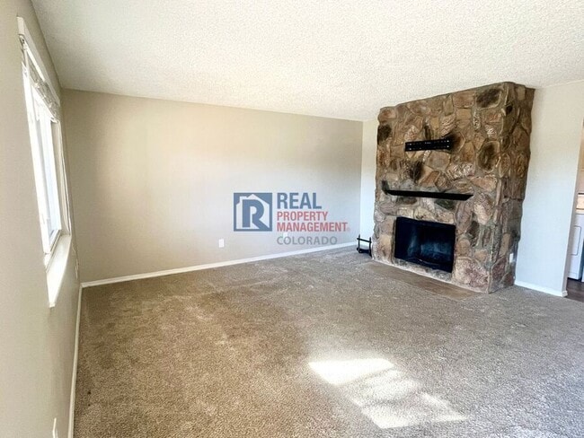 Photo - 392 W Rockrimmon Blvd