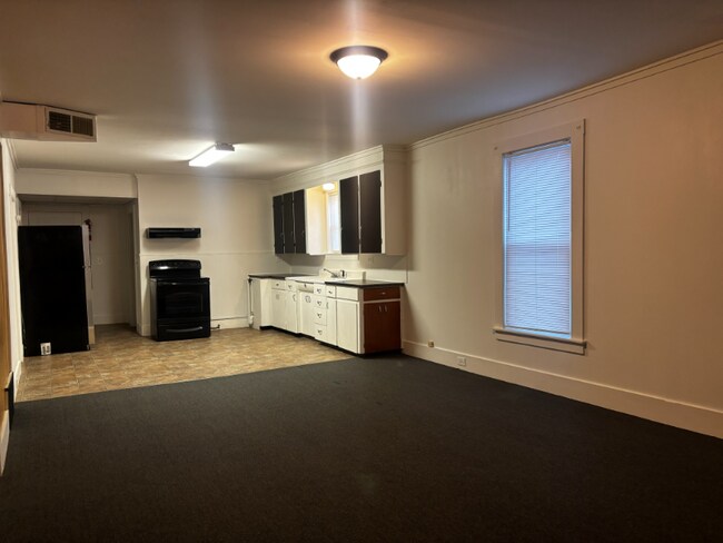 Photo - 47 Elkins St