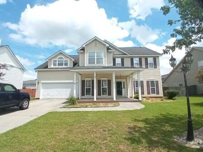 Building Photo - 565 Batty Way