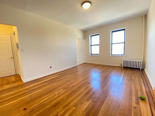 Photo - 2235 Cruger Ave Unit Apt 2D
