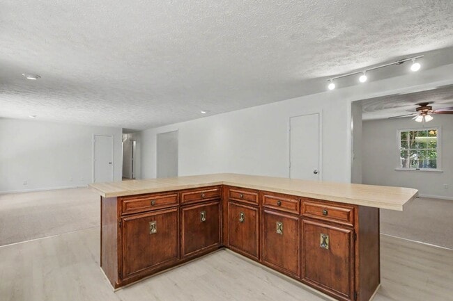 Photo - 151 Country Club Dr