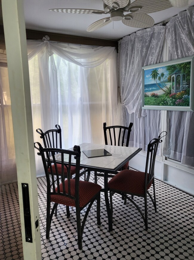 Enclosed lanai - 10871 SW 90th Ct