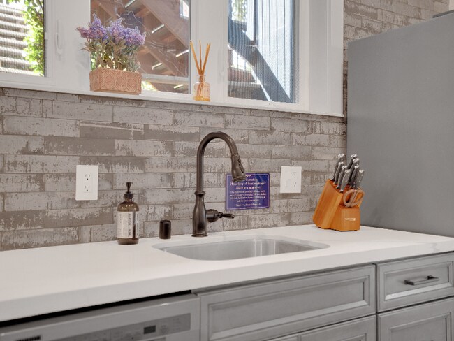 Photo - 2108 Valente Cir