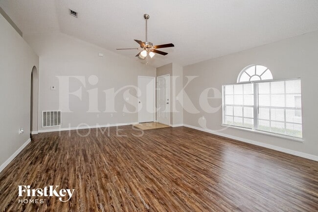 2118 Whispering Trails Blvd
