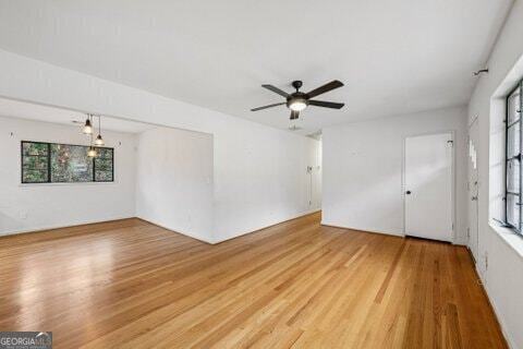 Photo - 2562 Farley St