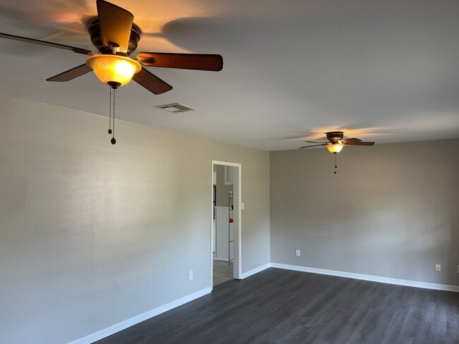 Photo - 1619 Anita St