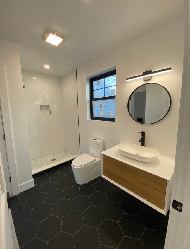 Building Photo - 178 Hancock St Unit Rear