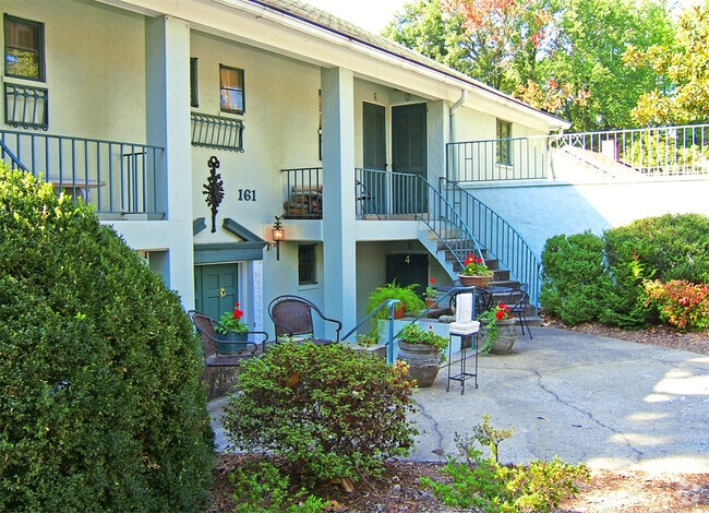 Building Photo - 161 Melrose Ave Unit 1 Rental