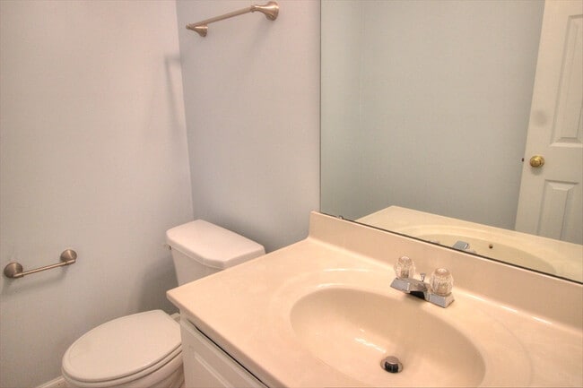 Photo - Nice 3 bedroom townhouse in SW Durham!