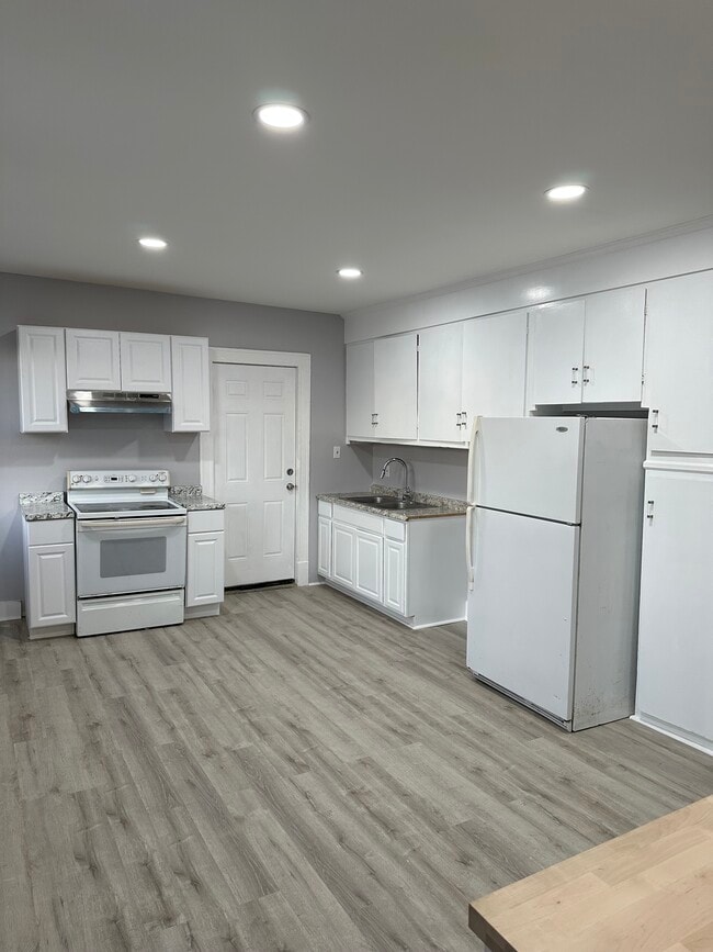 Photo - 15 Willard St Unit 17 Willard Street 3rd flr