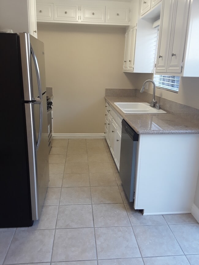 Photo - 2215 Clark Ln Unit B