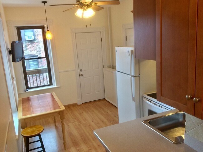 Photo - 44 Orkney Rd Unit 2