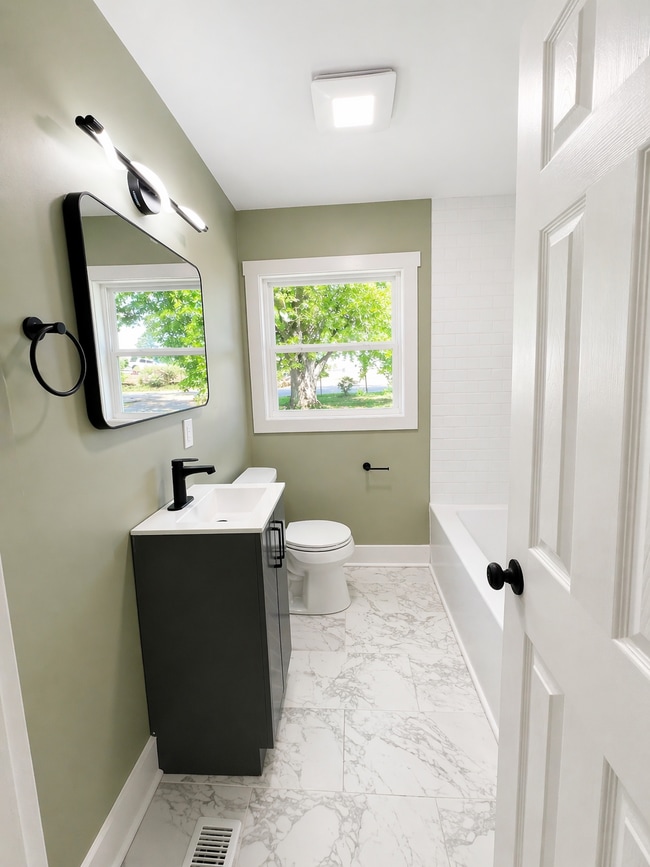 Photo - 5201 Tanner St