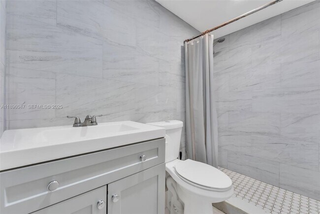 Photo - 4655 Palm Ave Unidad 204