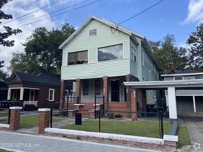 Building Photo - 2034 Walnut St Rental