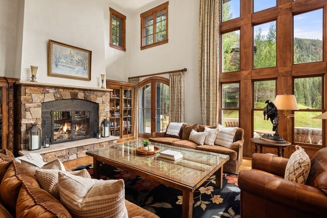 Photo - 83 Exhibition Ln