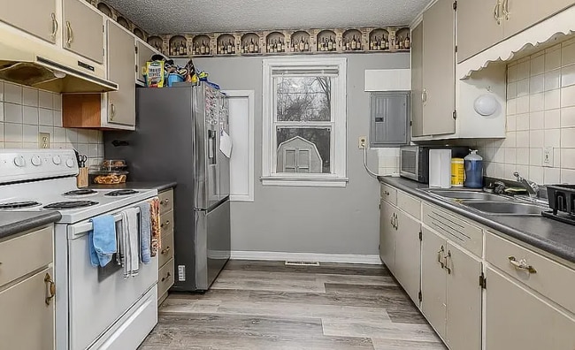 Photo - 329 S 64th St