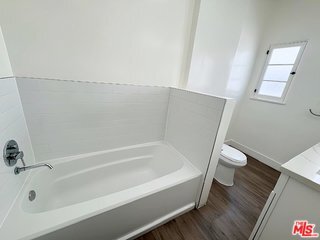 Photo - 850 Kings Rd