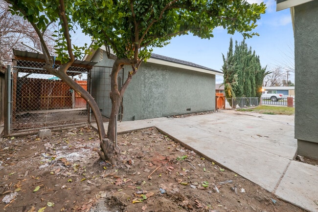 Photo - 1825 Letts Ave