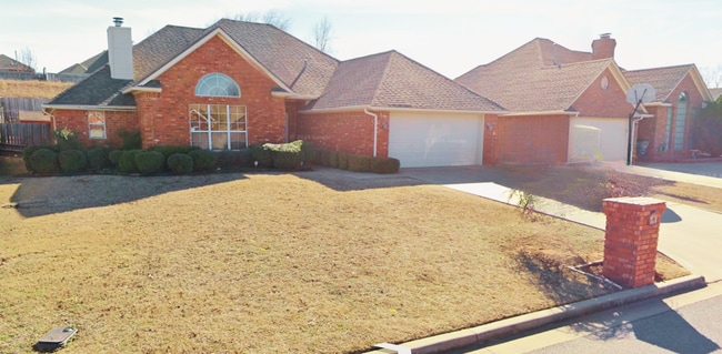 Building Photo - 6914 NW Surreywood Pl