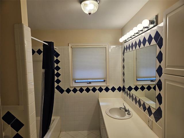 Photo - 3313 Marquette St