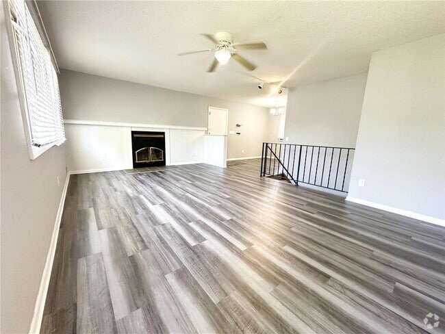 Building Photo - 16005 County Rd 6 Rental
