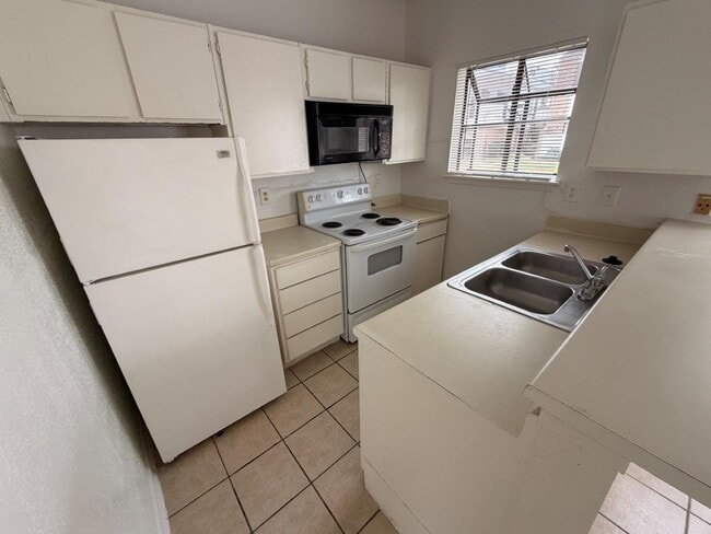 Photo - 7901 Cambridge St Unidad 25