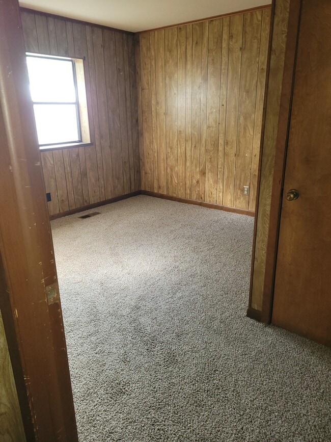 Photo - 819 W Broadway Ave