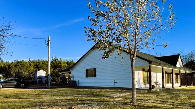 Photo - 713 Overlook Dr