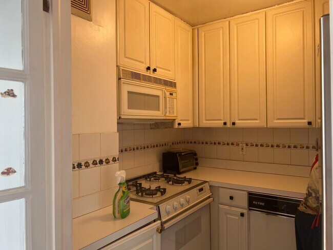 225 Saint Pauls Ave Unit 10T