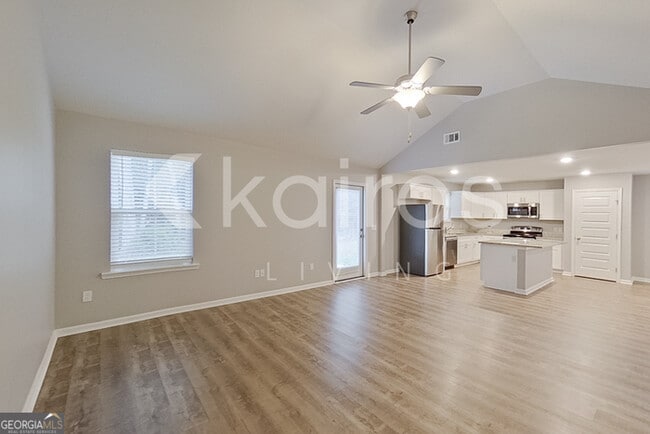 Photo - 136 Western Red Cedar Dr