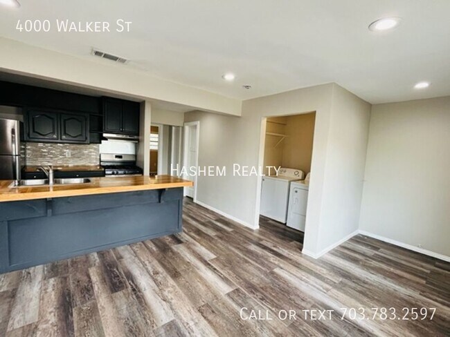 Photo - 4000 Walker St