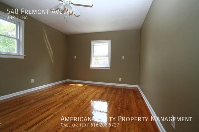 Photo - 548 Fremont Ave NW