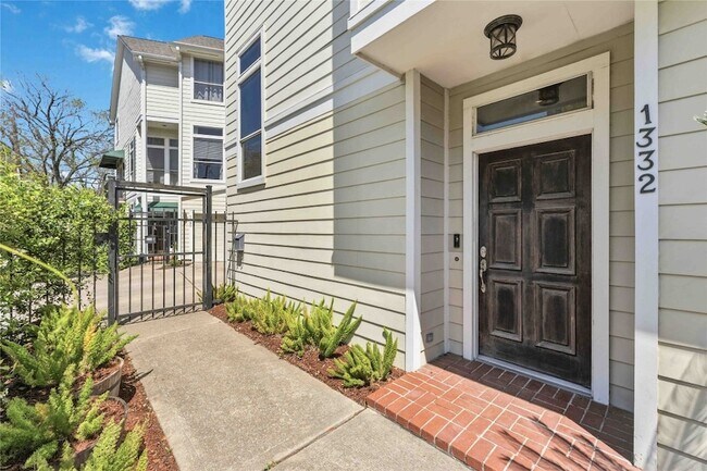 Photo - 1332 Fairview St