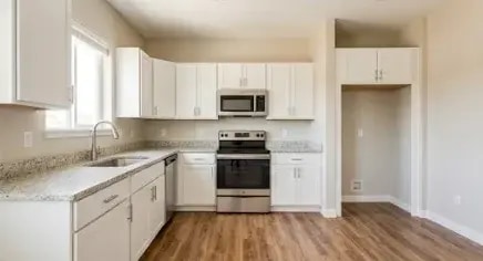 Building Photo - 812 Comal St