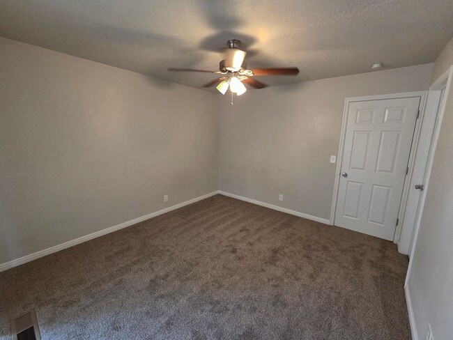 Photo - SGW04 - Stone Mountain Unit Patio Room (larger room)